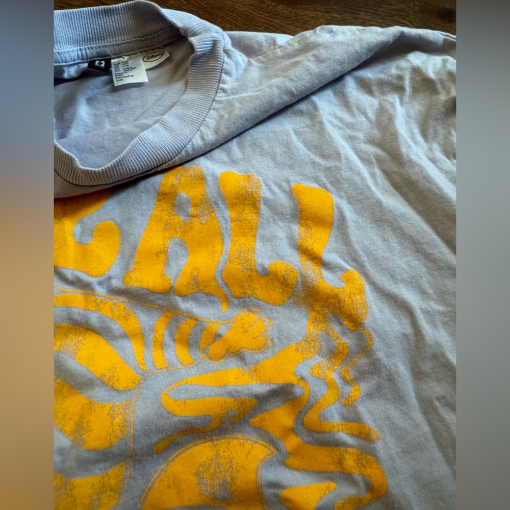Disney divided Cheshire cat shirt - Picture 3 of 3